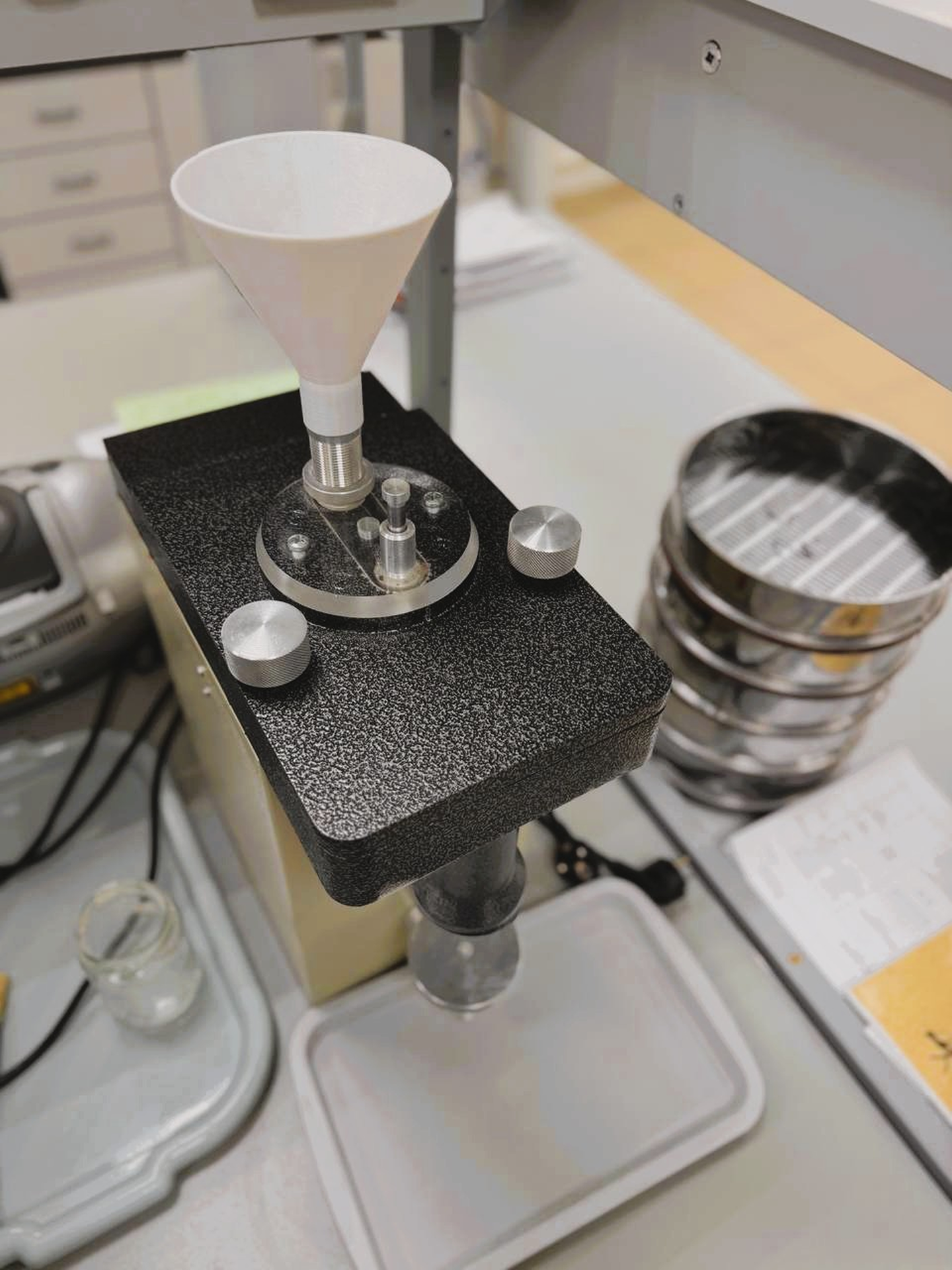 Оборудовании лаборатории ВЗЕРНЕ